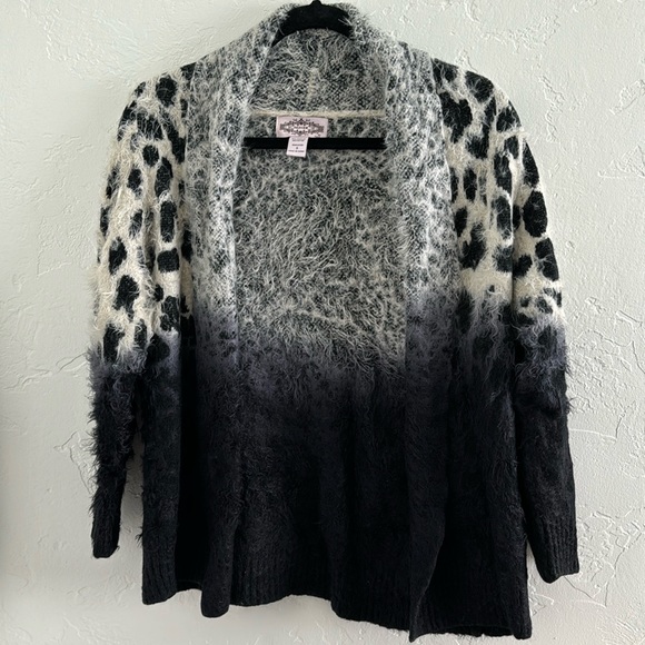 Oliver Leopard Ombré Fuzzy Sweater - Picture 1 of 3